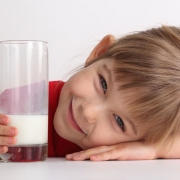proteina leche vaca niños